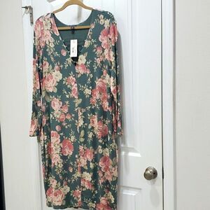 NWT✨️✨️Bold Elements, long sleeve, V-neck green and pink floral dress. Size XL
